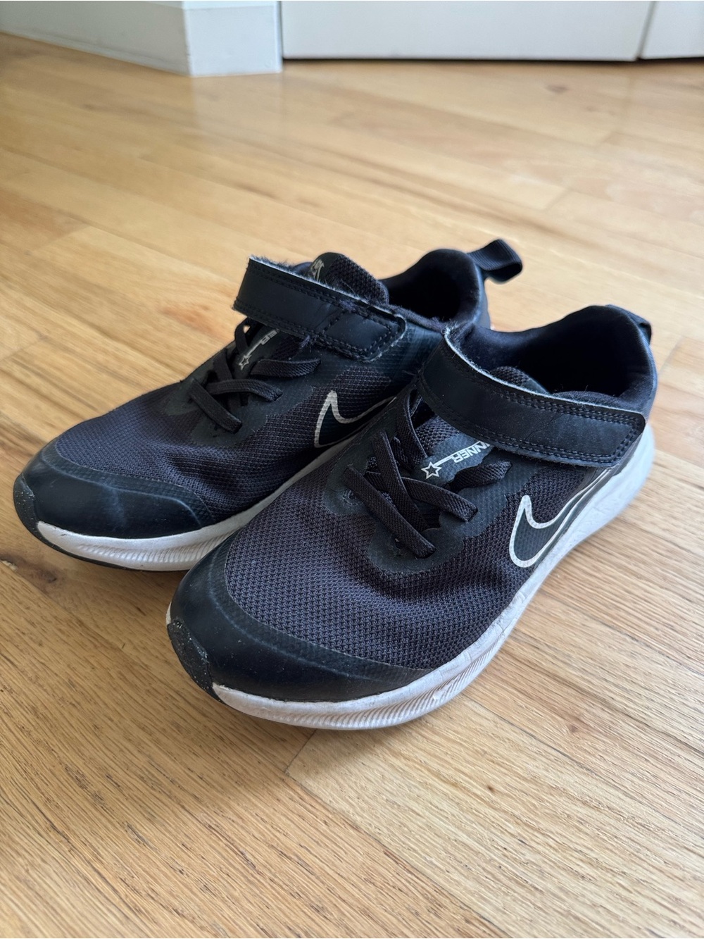 Nike Star Runner Kids Size 1 Black